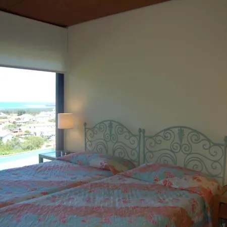 Villa Sleeps 7 Pool Wifi *